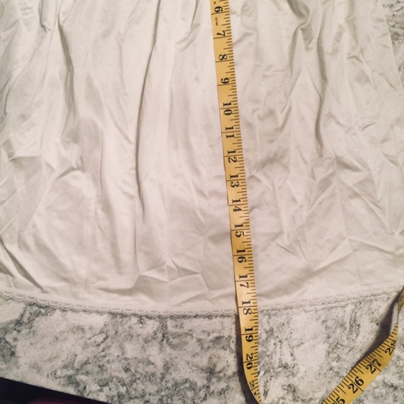 2 short slips - Picture 2 of 7